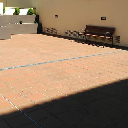 Acogedor Y Moderno En Санхенхо